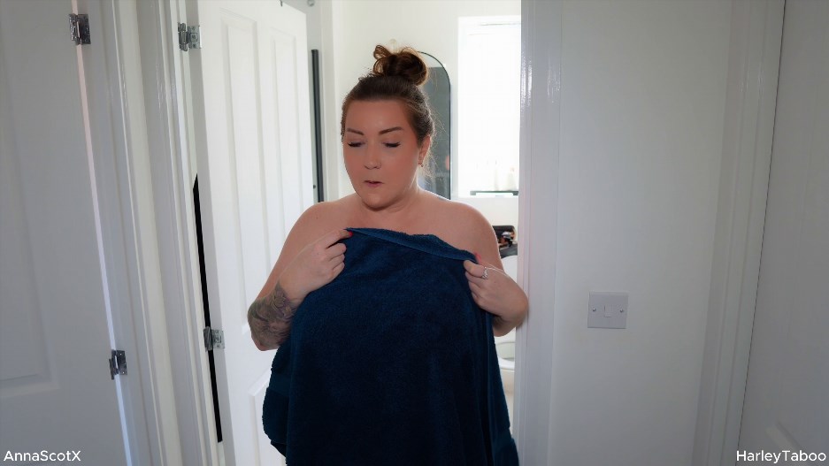Anna Scot – A THING For step-Mommy